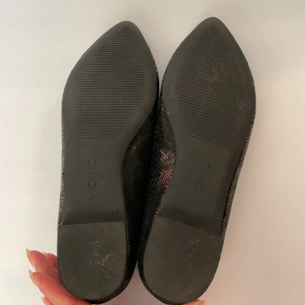 Vionic Shoes Cabello Black Snake Print Pointed Toe Flats Shoes Women's Size 7 - Picture 4 of 12